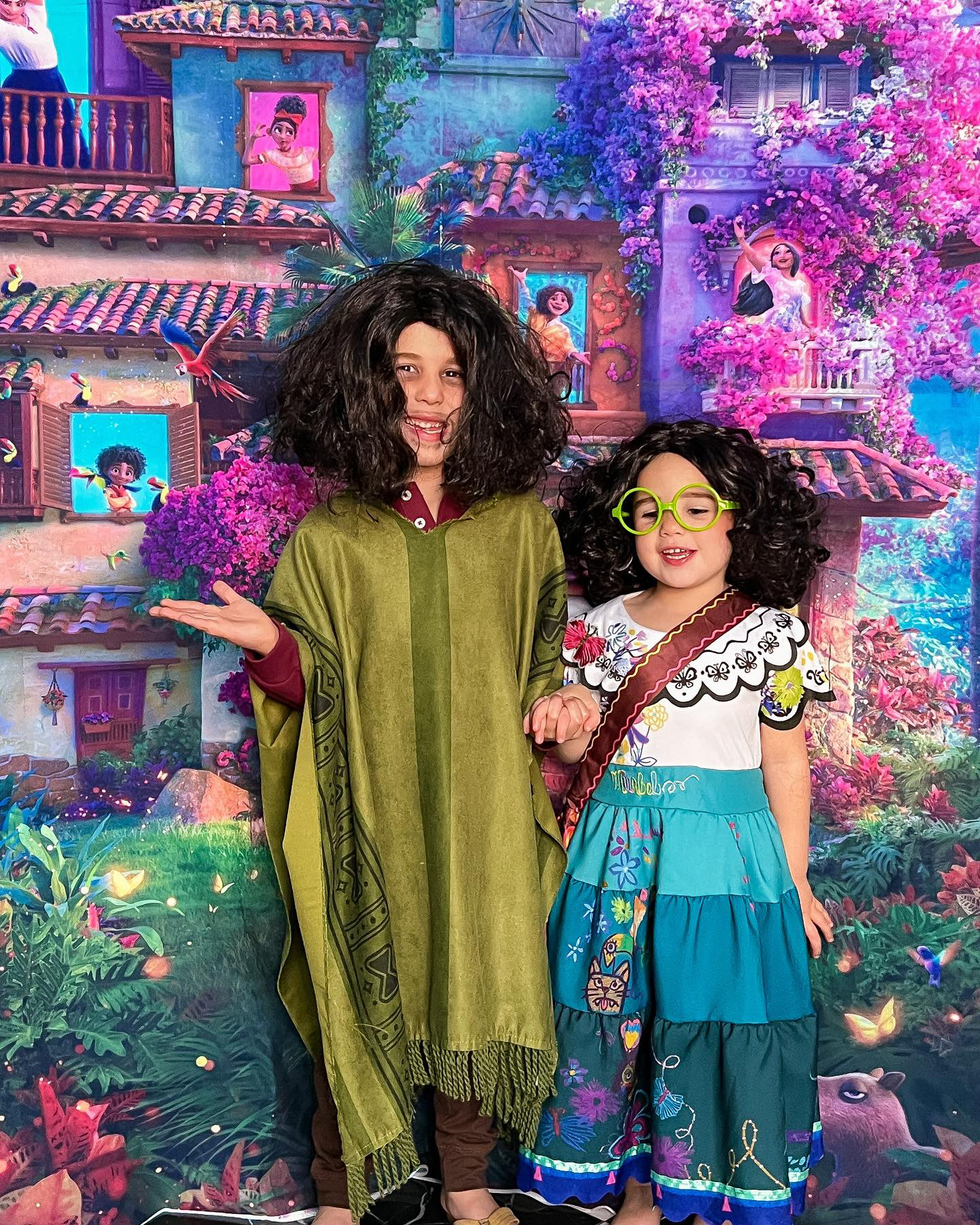 Encanto Halloween Costumes 2022, Halloween Couples Costume Ideas 2022, Halloween Family Costume Ideas 2022, Emily Ann Gemma, The Gemma Gang